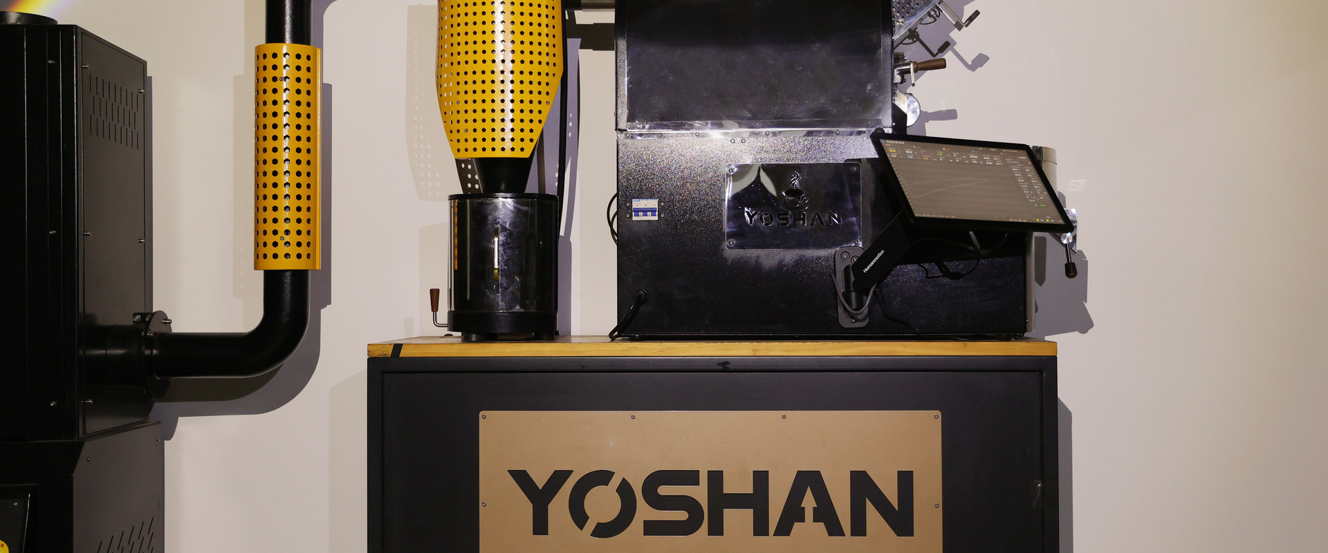 Yoshan SD-1.5 Pro coffee roaster in black and gold