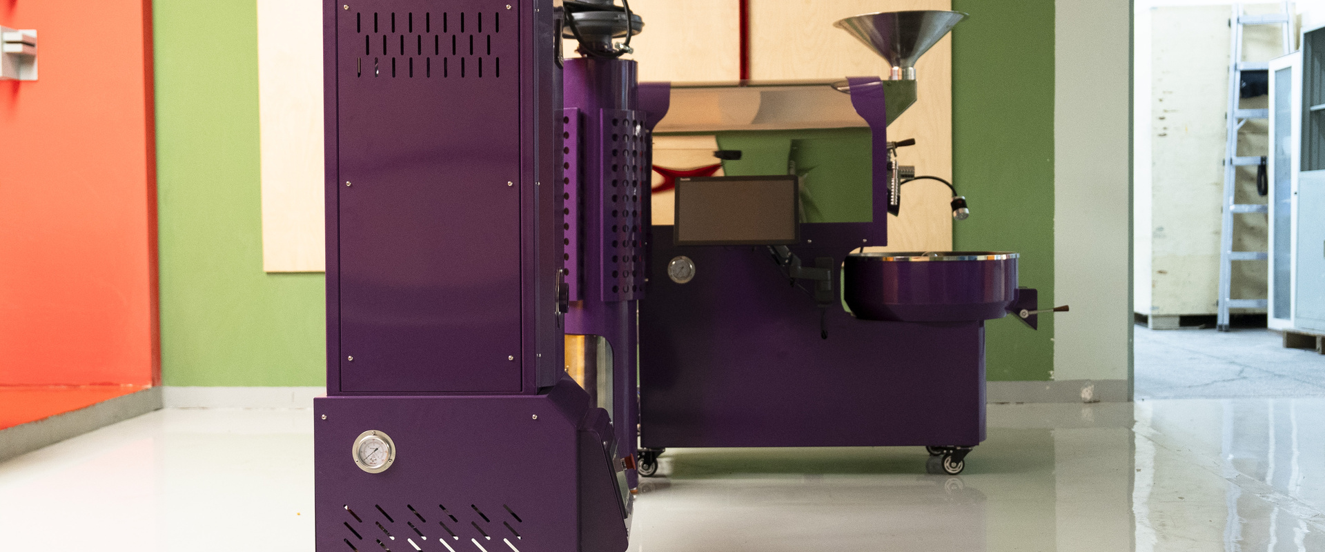 Yoshan SD-3 Pro gas coffee roaster with chaff cyclone in the showroom